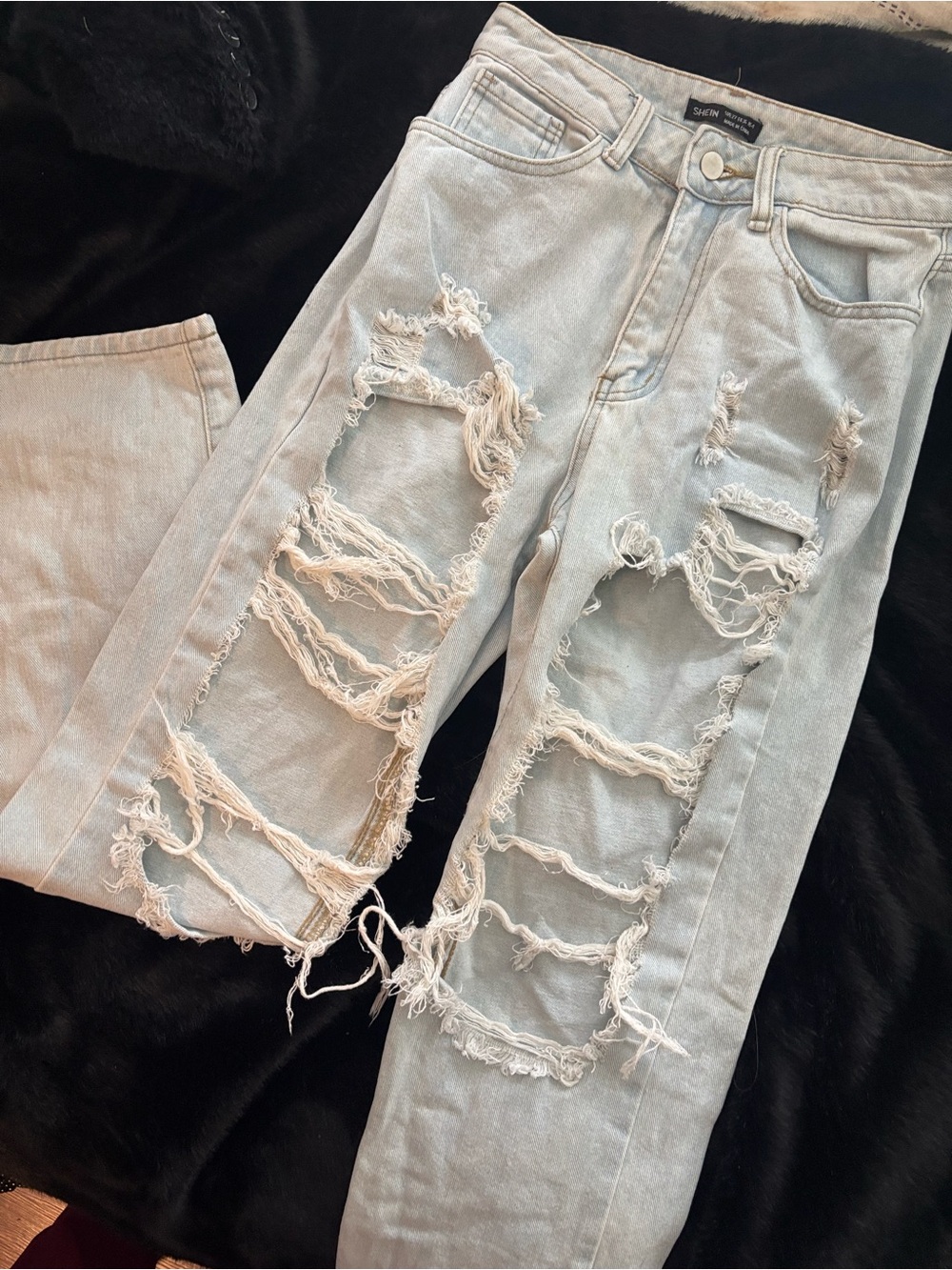 3/9$ Light Wash Distressed Straight Leg Jeans | Size 27 | Cutout Ripped Denim